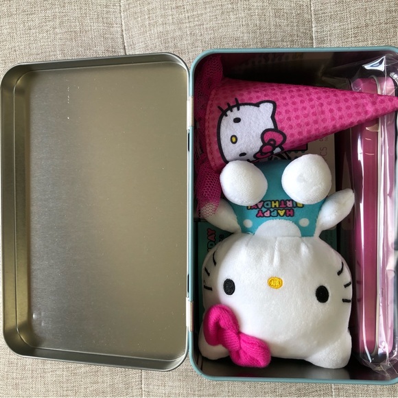 Hello Kitty Birthday Gift Set/Box - Picture 7 of 13